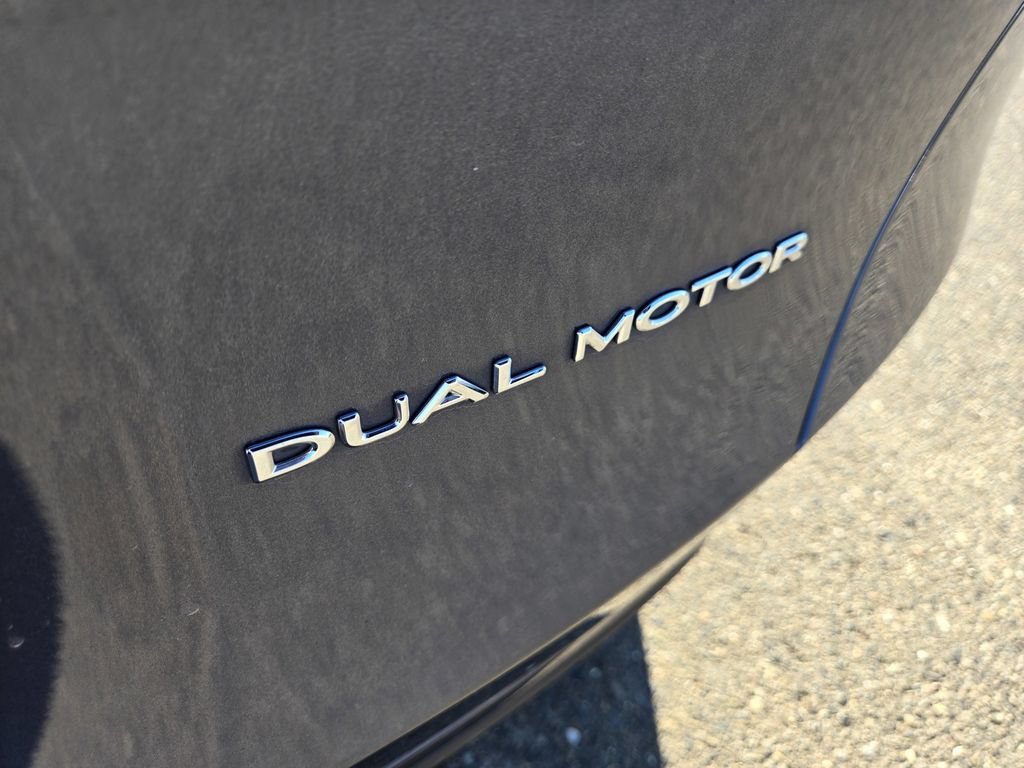 Used 2023 Tesla Model Y Long Range AWD/4WD image 9
