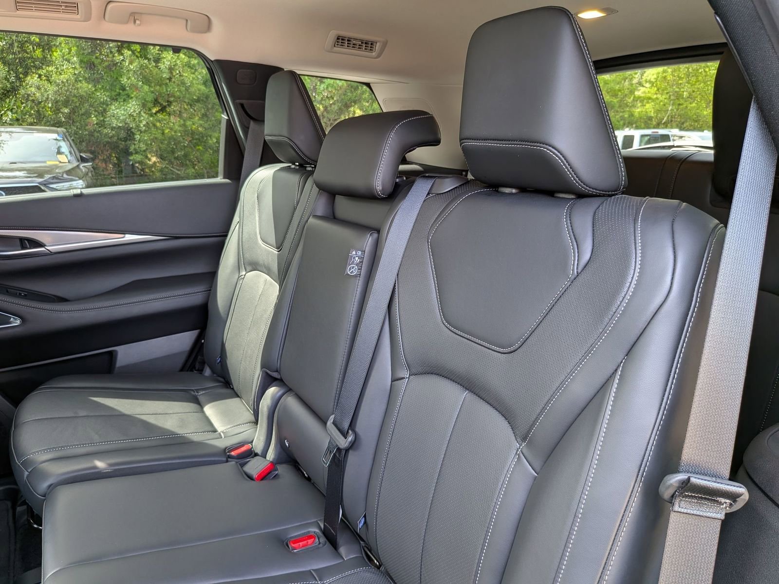 Used 2025 INFINITI QX60 Luxe AWD/4WD image 31
