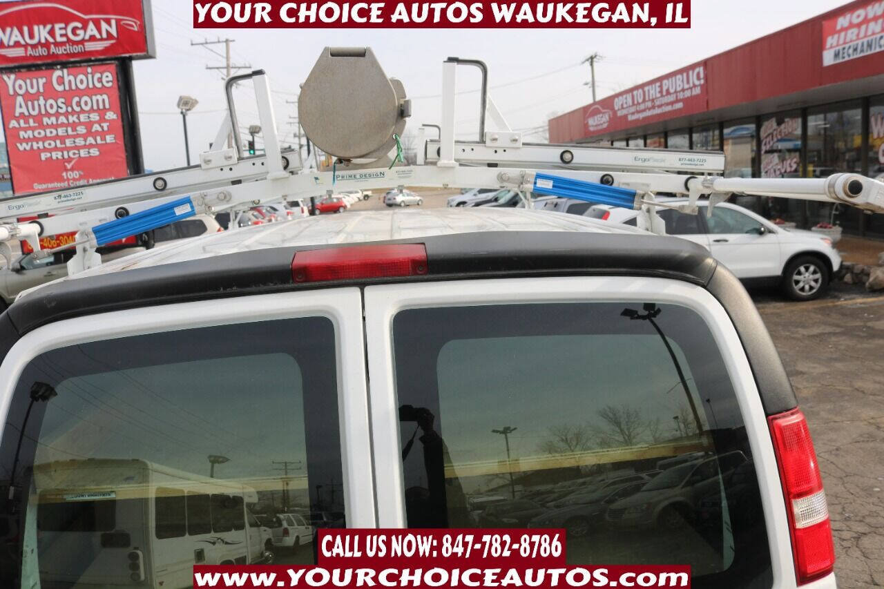 Used 2017 GMC Savana 2500 RWD image 18