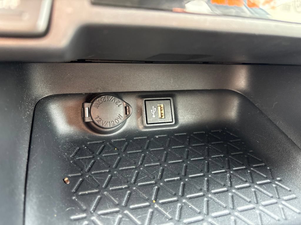 Used 2025 Toyota RAV4 XLE FWD image 29