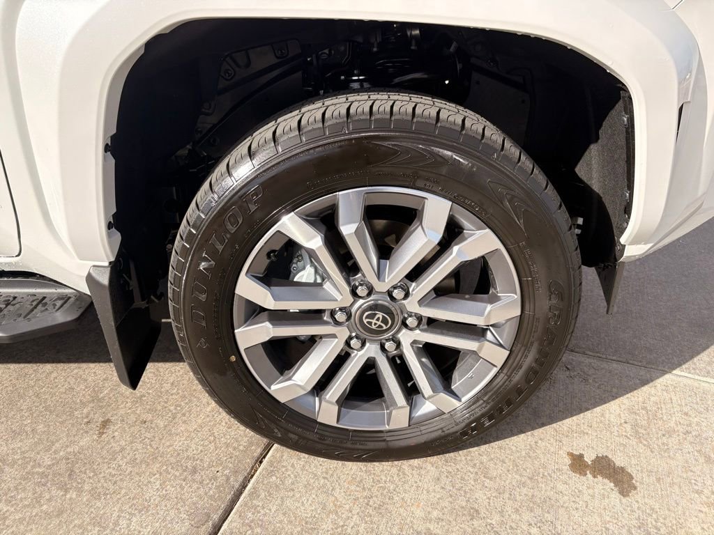 Used 2025 Toyota 4Runner Limited image 31