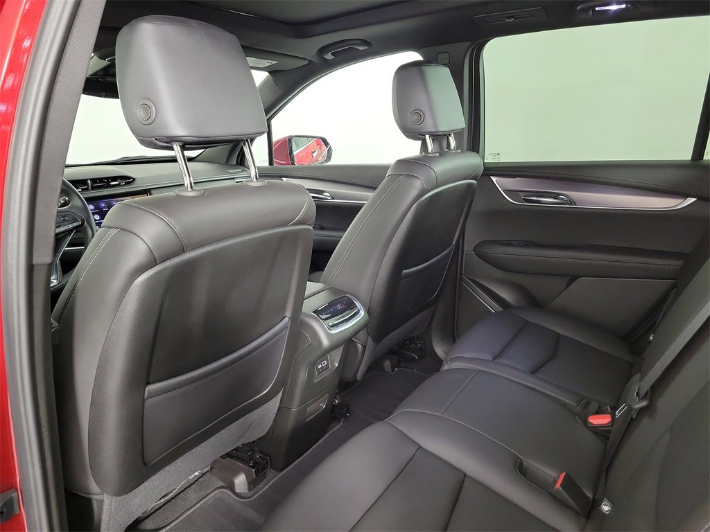 Certified 2025 Cadillac XT6 Luxury image 13