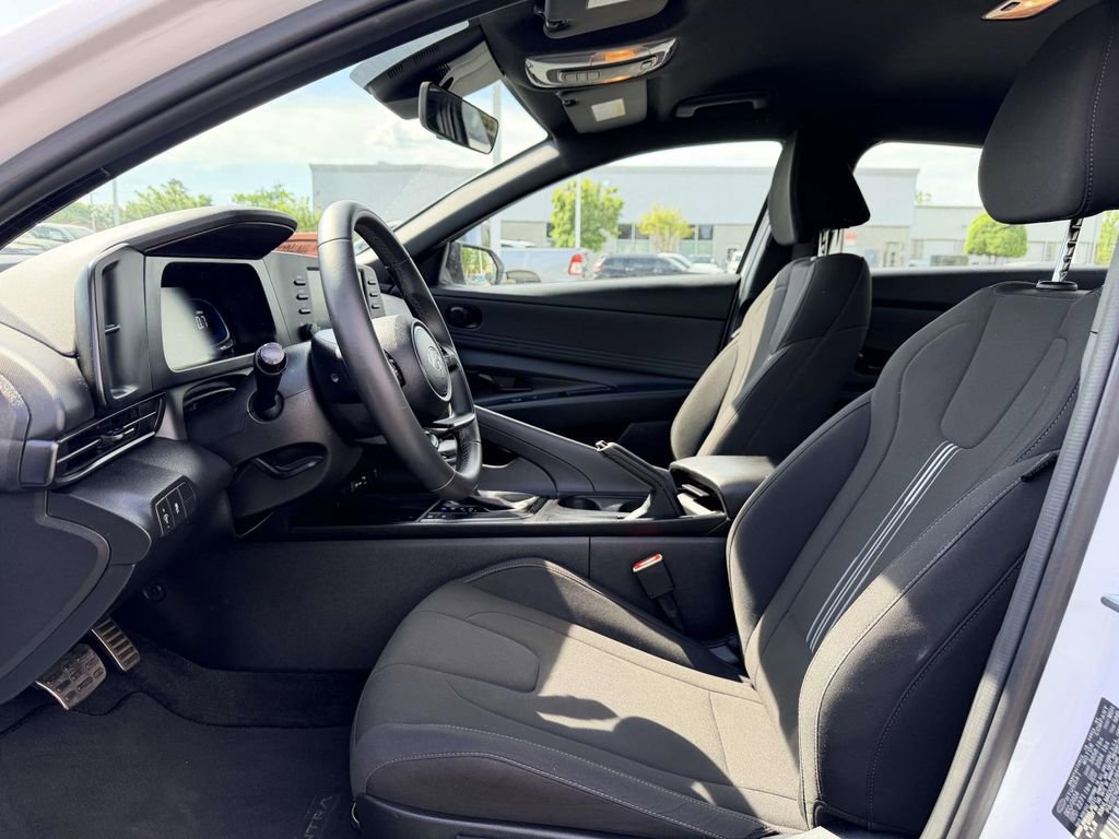 Used 2025 Hyundai Elantra Sport FWD image 20