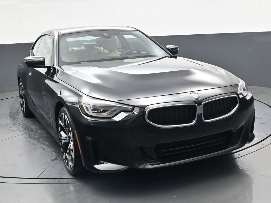 Used 2025 BMW 230i Coupe w/ Premium Package RWD image 9