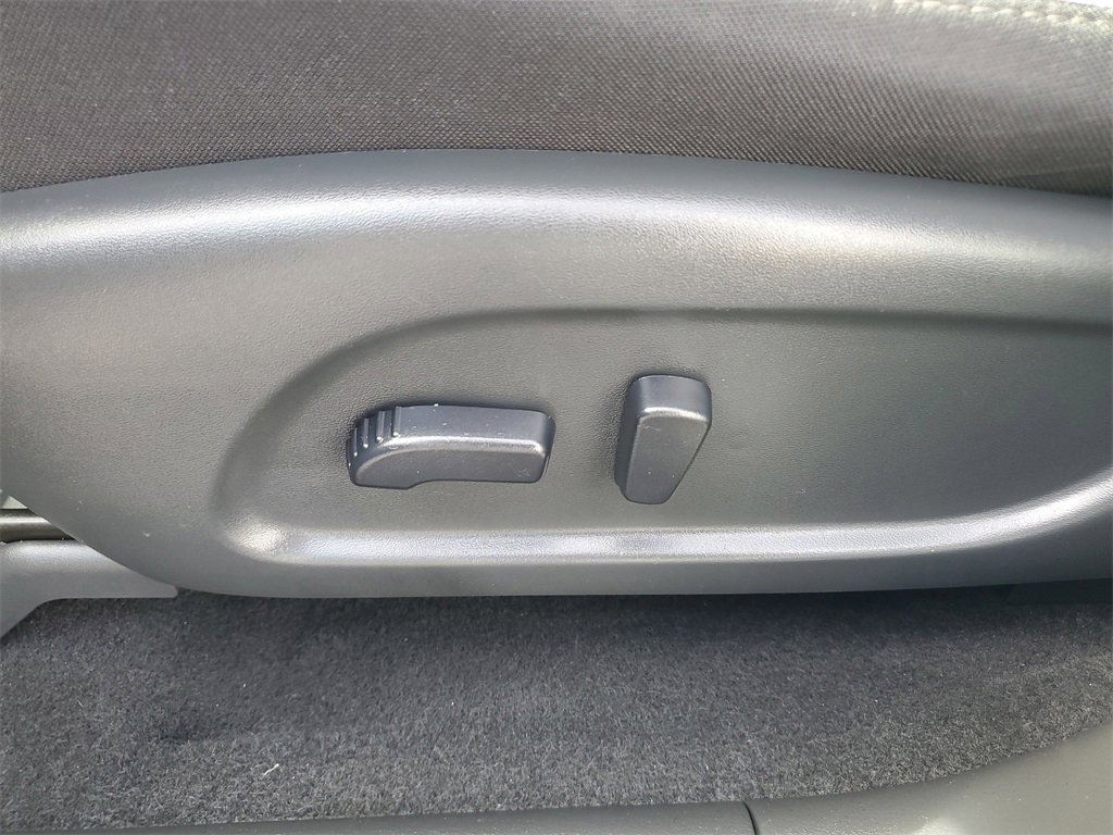 Used 2020 Nissan Pathfinder SV image 19