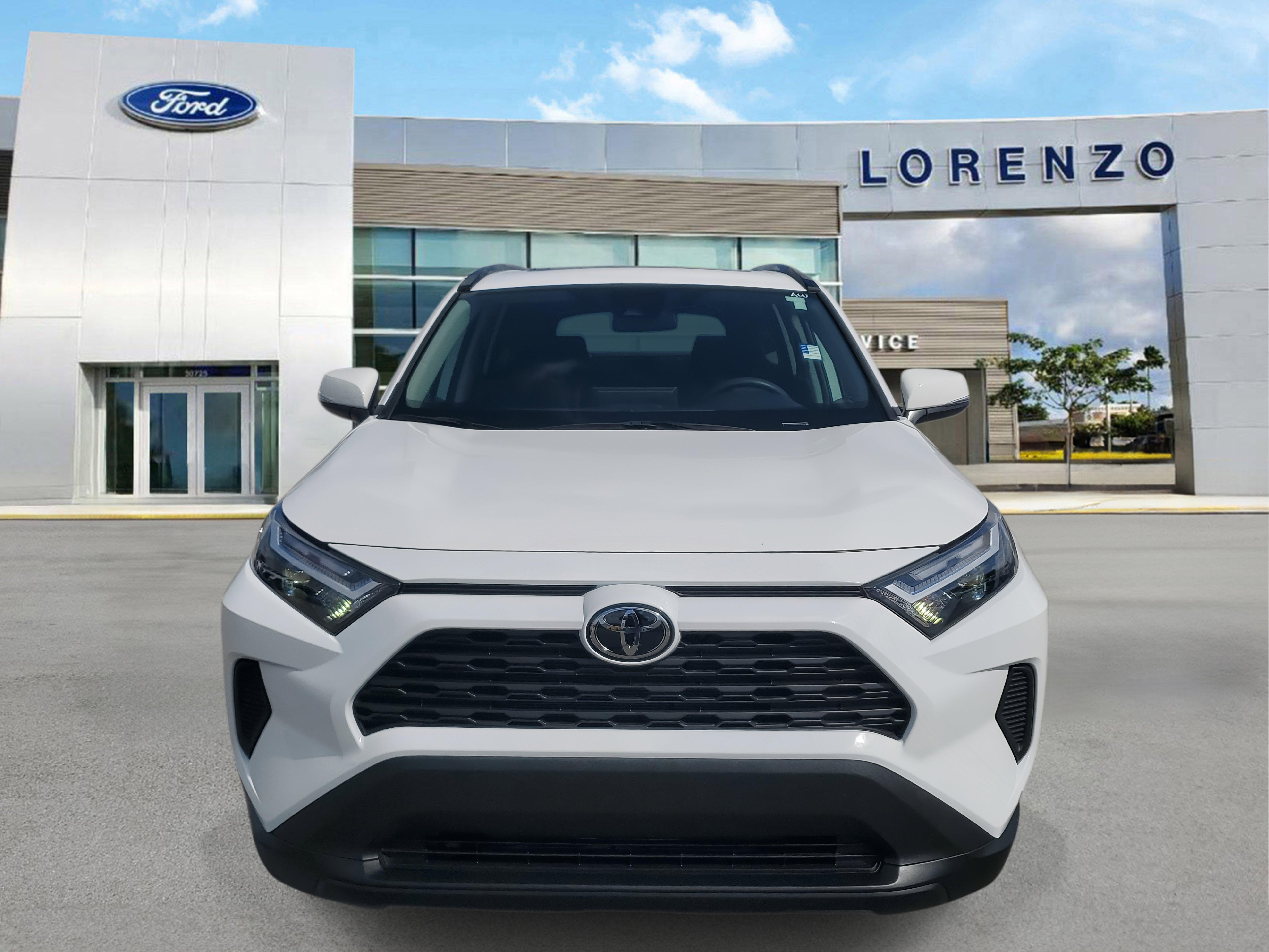Used 2024 Toyota RAV4 XLE image 2
