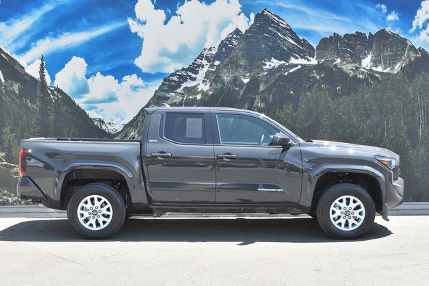 Certified 2025 Toyota Tacoma SR5 AWD/4WD image 2