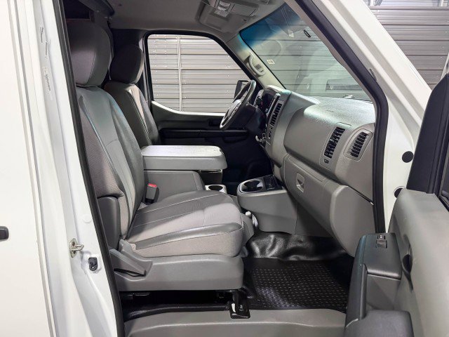Used 2020 Nissan NV 2500 SV image 18