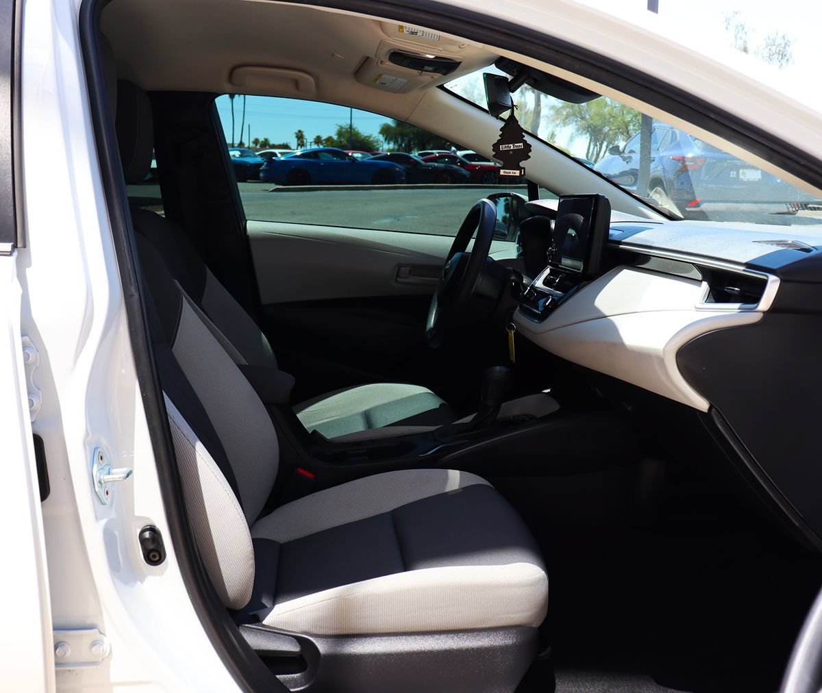 Used 2023 Toyota Corolla LE w/ Carpet Mat Package (TMS) FWD image 30