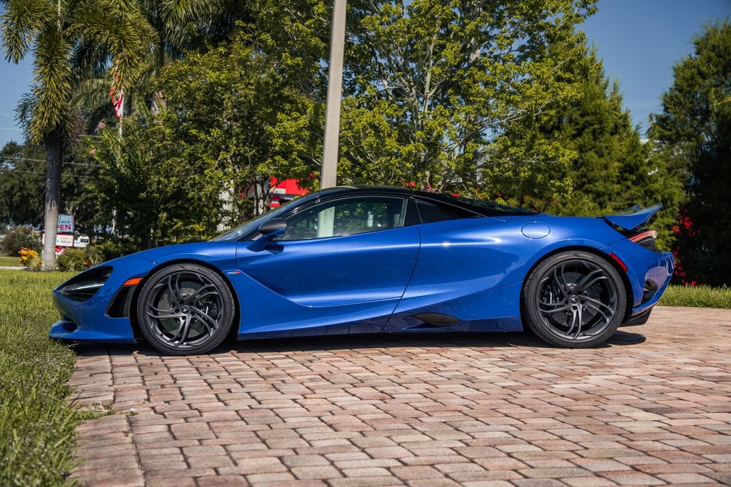 Used 2024 McLaren 750S Spider RWD image 2