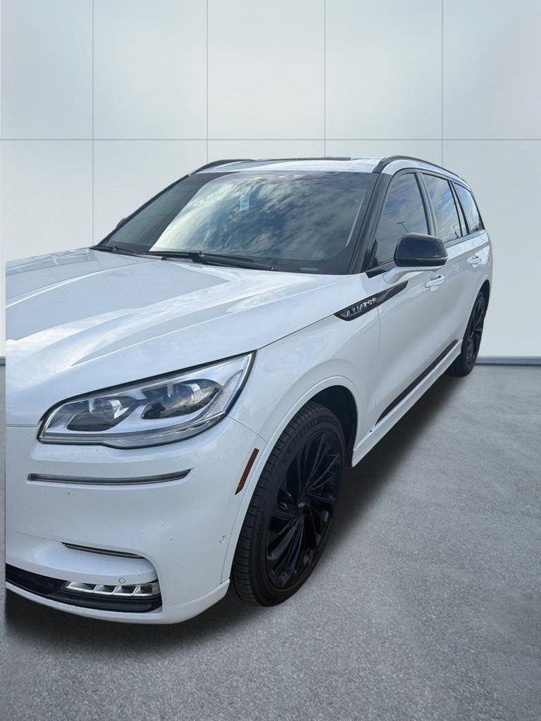 Used 2023 Lincoln Aviator Reserve w/ Equipment Group 201A AWD/4WD image 8