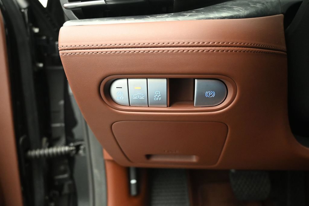 Used 2026 Genesis G90 3.5T AWD/4WD image 12