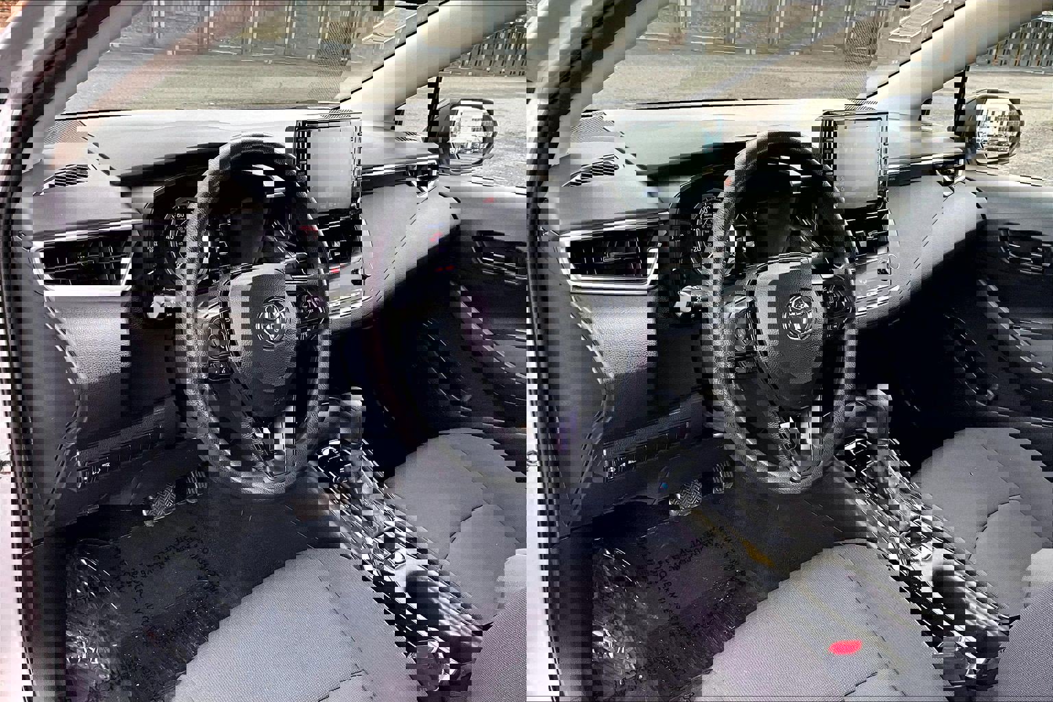 Used 2022 Toyota Corolla LE image 13