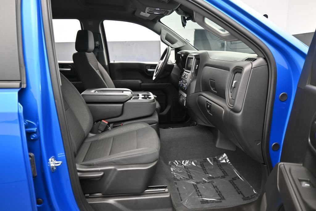 Used 2025 Chevrolet Silverado 1500 Custom w/ Turbomax Blackout Package AWD/4WD image 36