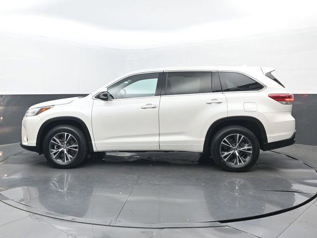 Used 2018 Toyota Highlander Plus FWD image 25