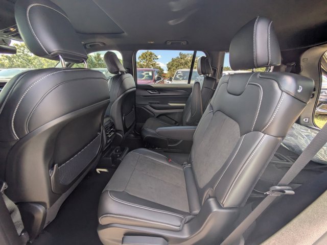 New 2025 Jeep Grand Cherokee L Altitude image 12