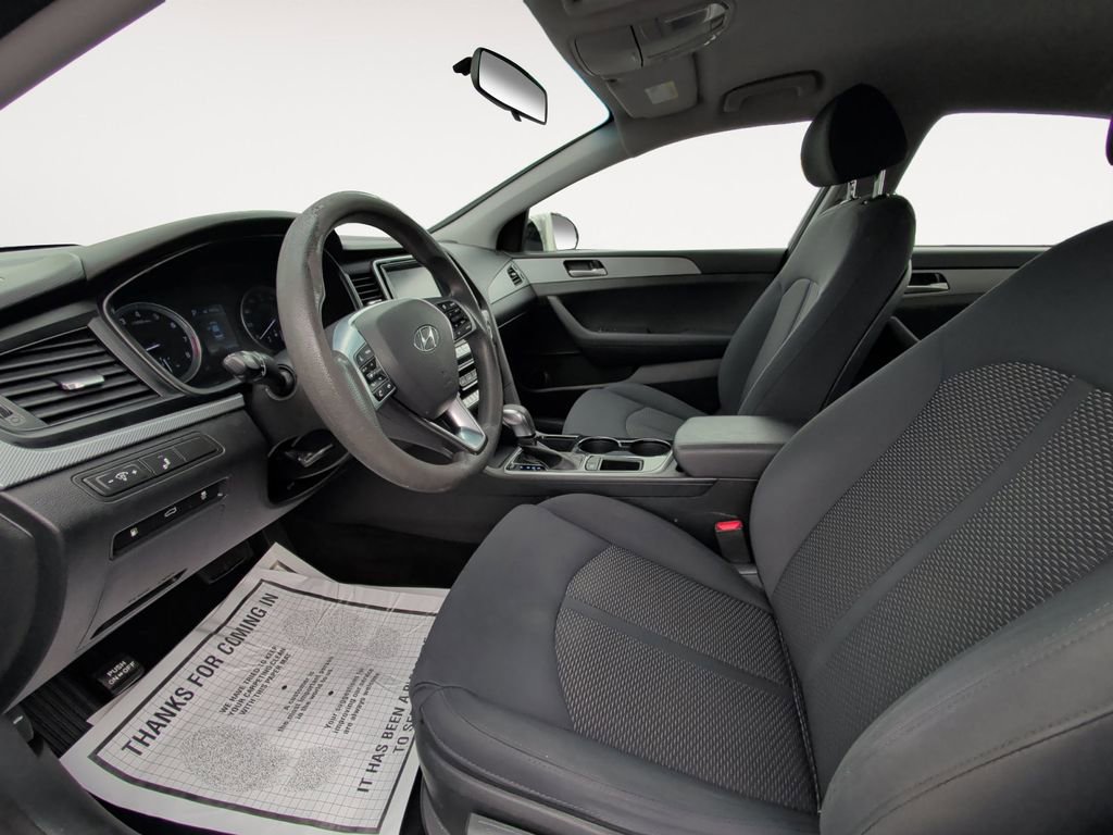 Used 2019 Hyundai Sonata SE w/ Cargo Package image 5