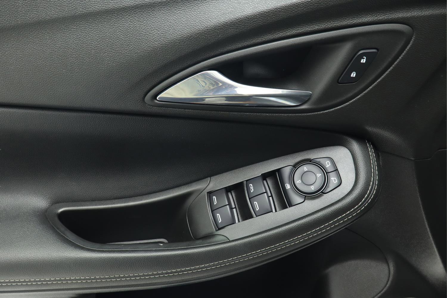 Certified 2022 Buick Encore GX Preferred w/ Cold Weather Comfort Package AWD/4WD image 10