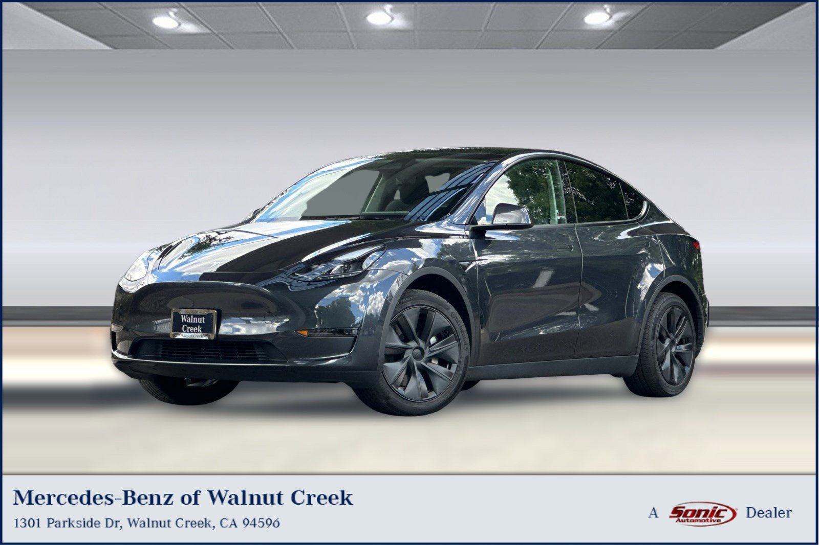 Used 2025 Tesla Model Y Long Range RWD image 1