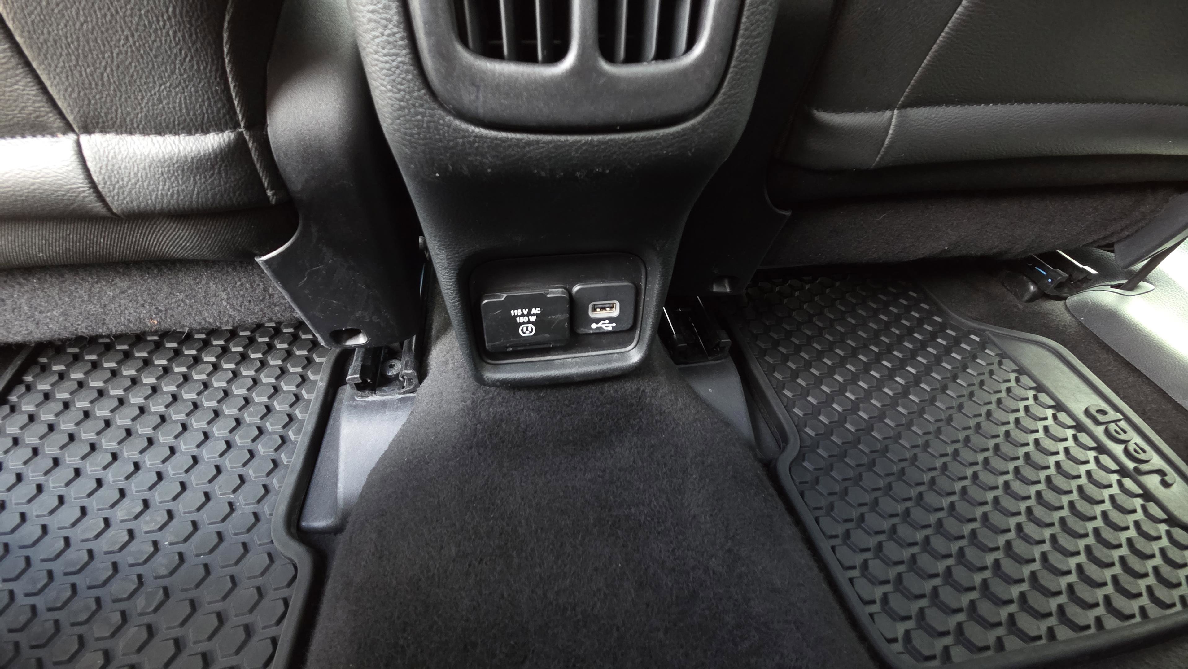 Used 2018 Jeep Compass Trailhawk w/ Leather Interior Group AWD/4WD image 12