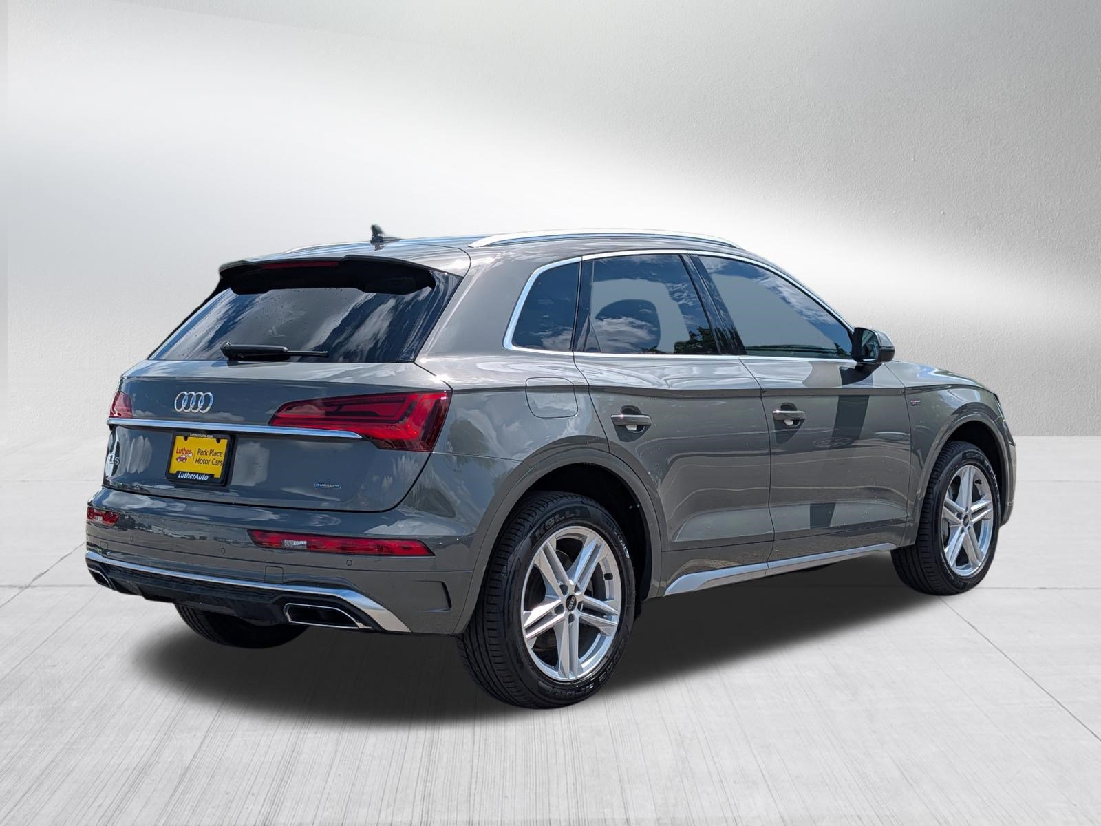 Used 2023 Audi Q5 e Premium w/ Convenience Package AWD/4WD image 7