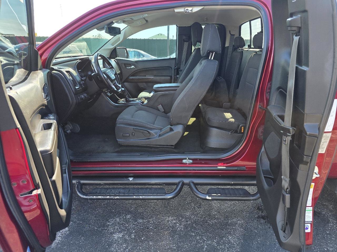 Used 2018 GMC Canyon SLE w/ SLE Convenience Package image 12