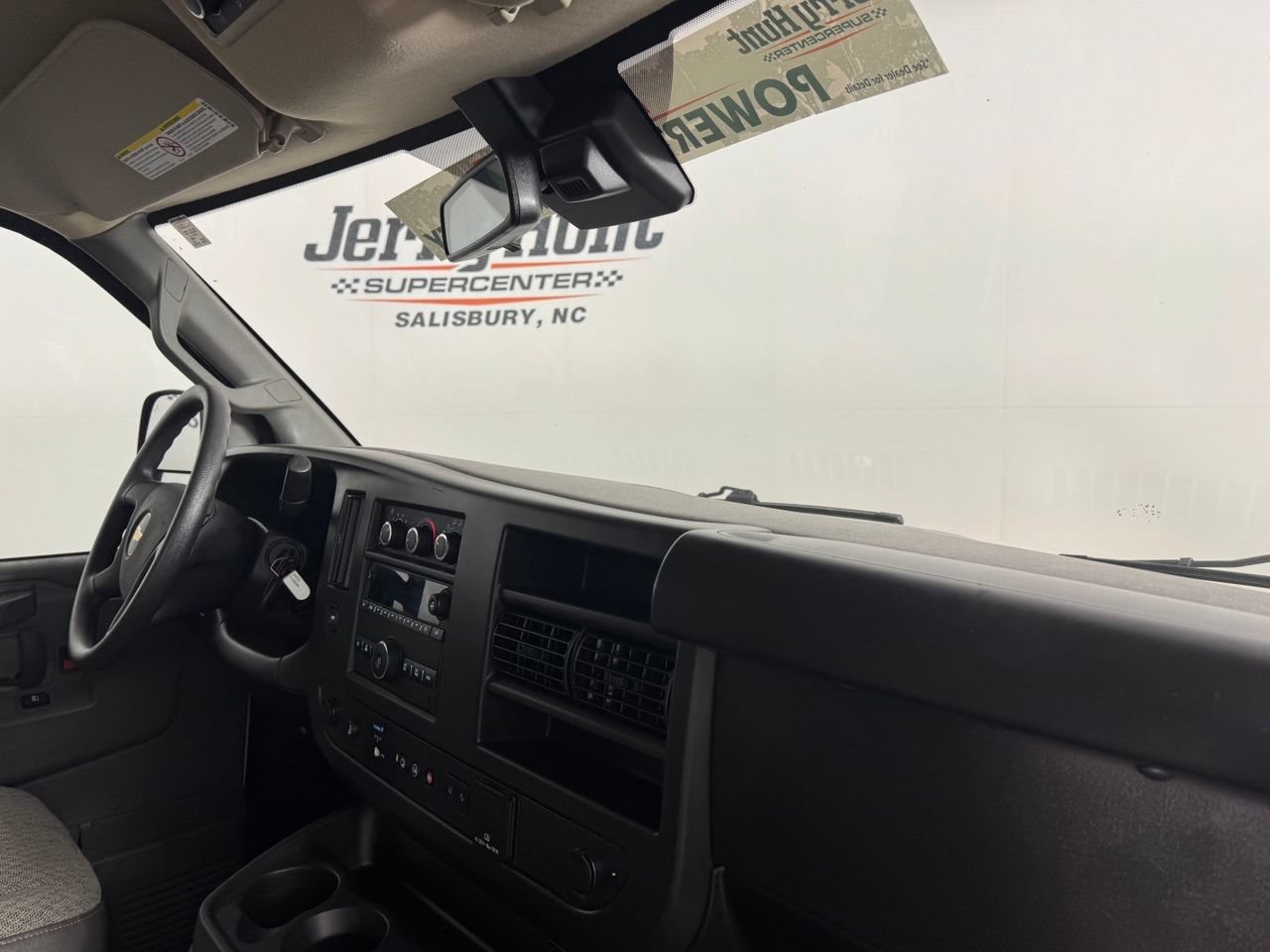 Used 2024 Chevrolet Express 3500 LT w/ LT Preferred Equipment Group RWD image 20