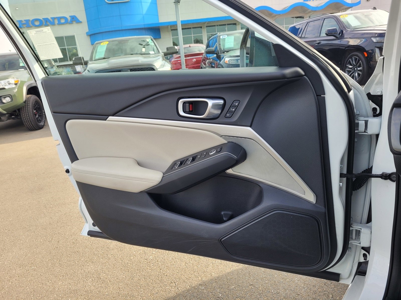 Used 2023 Acura Integra A-Spec image 16