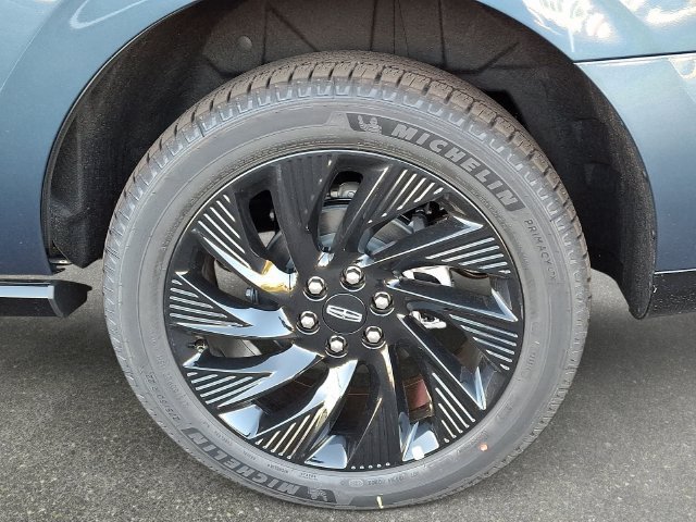 New 2027 Lincoln Navigator Reserve AWD/4WD image 8