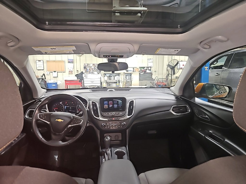 Used 2018 Chevrolet Equinox LT w/ Sun & Infotainment Package image 23