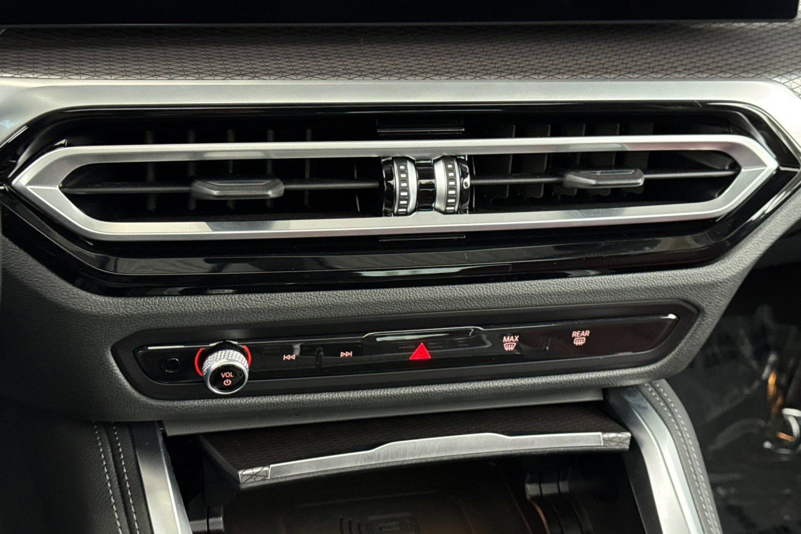 Used 2024 BMW M440i Coupe w/ Premium Package image 20