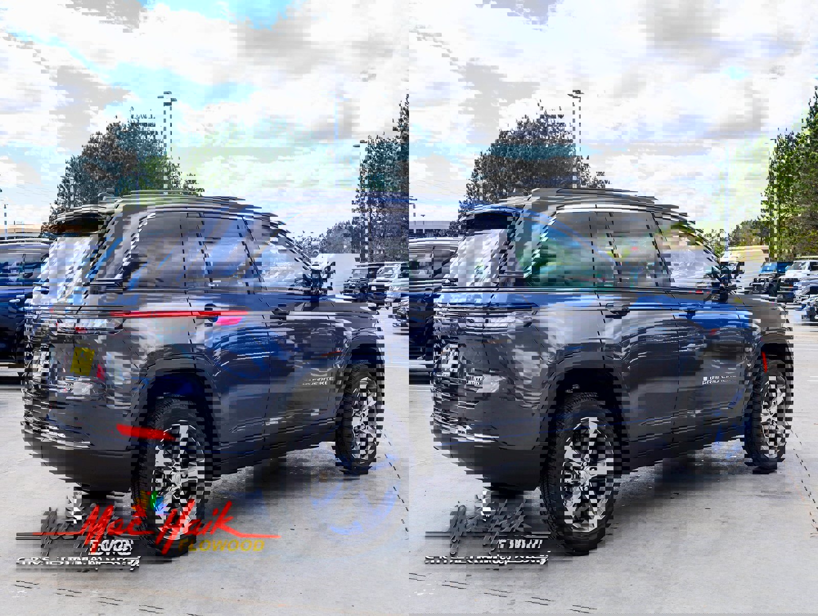 Used 2024 Jeep Grand Cherokee Limited w/ Trailer Tow Package image 10