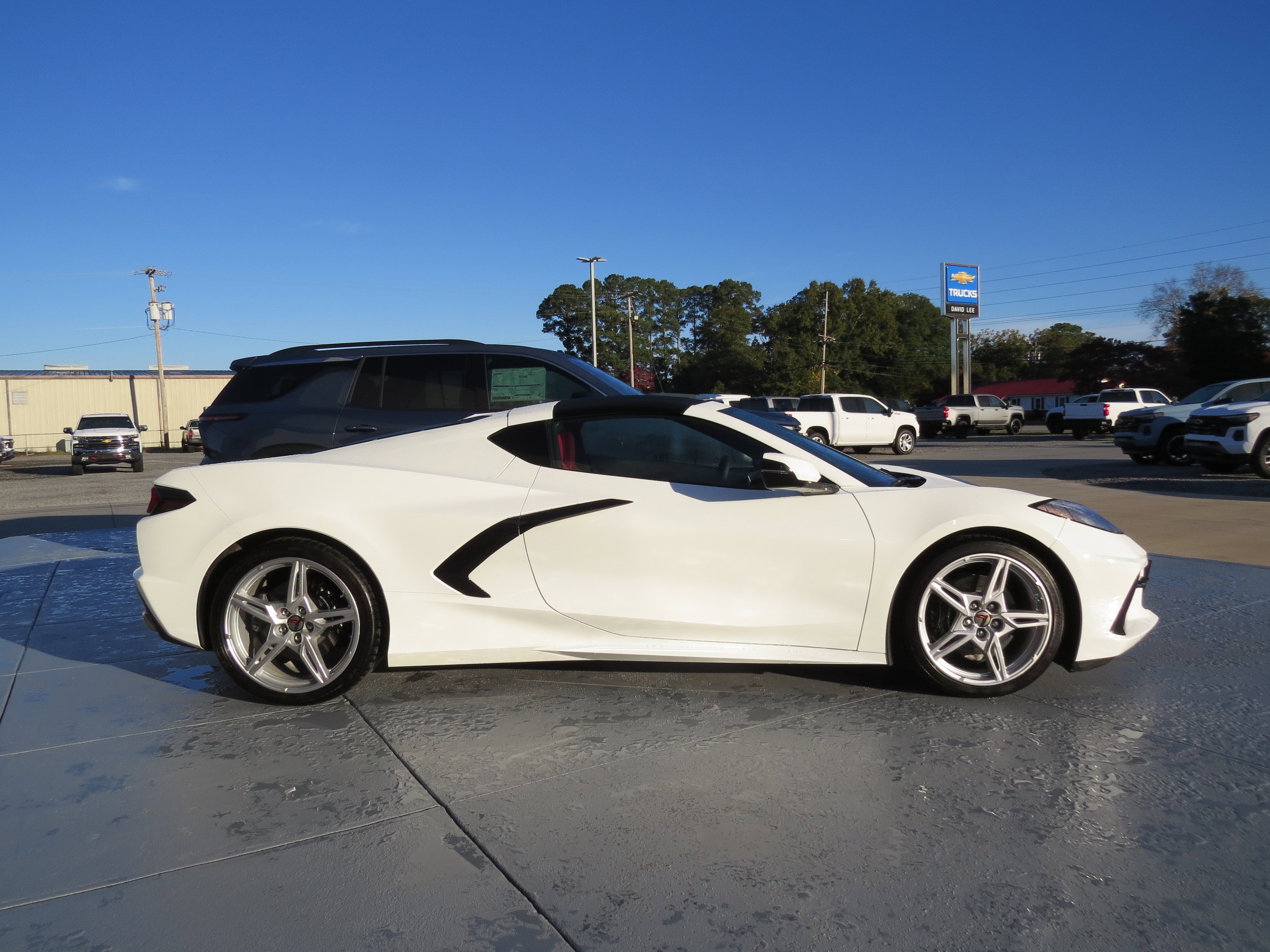 Used 2025 Chevrolet Corvette Stingray Coupe w/ 1LT image 5