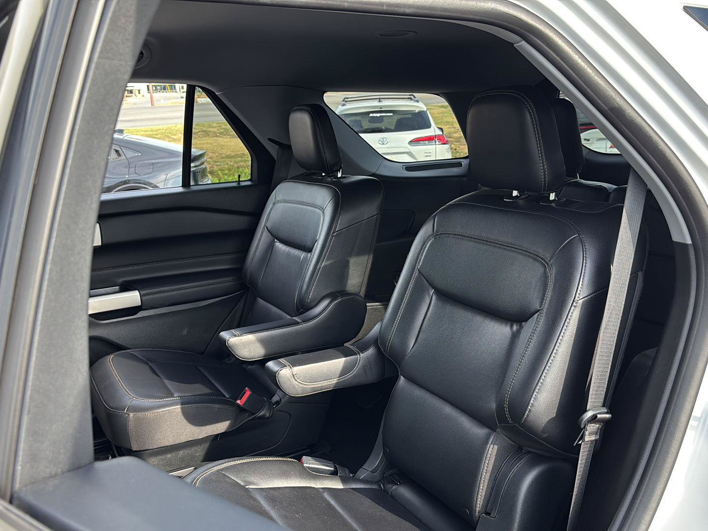 Used 2021 Ford Explorer XLT w/ Equipment Group 202A AWD/4WD image 67