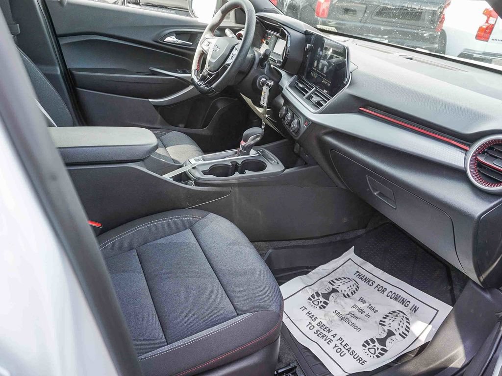 New 2026 Chevrolet Trax RS w/ Sunroof Package FWD image 12