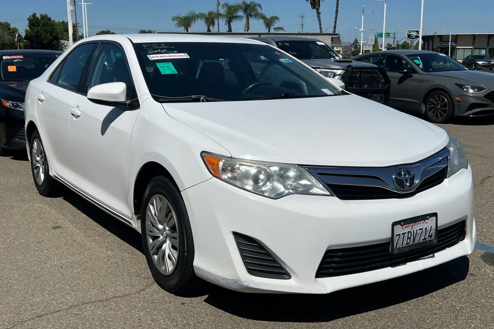 Used 2014 Toyota Camry LE FWD image 3
