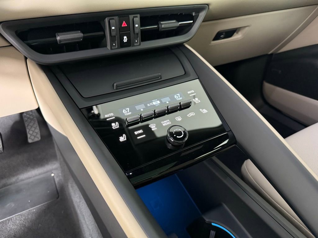 New 2025 Porsche Macan 4 Electric image 28