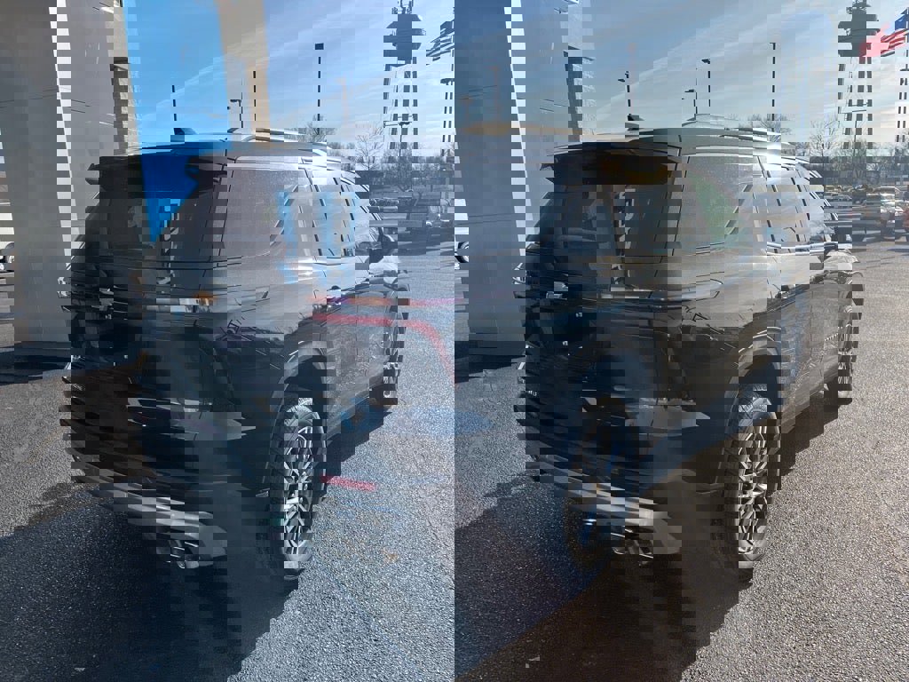 New 2026 Chevrolet Traverse LT w/ Driver Confidence Package image 6