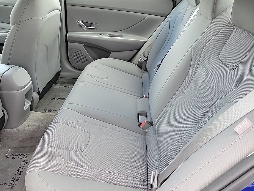Used 2024 Hyundai Elantra SE FWD image 13