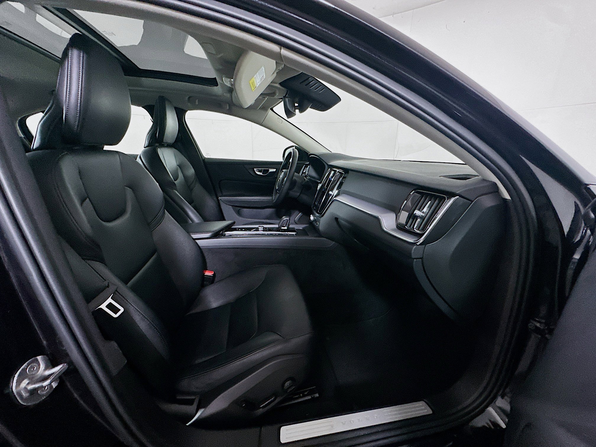 Used 2024 Volvo S60 B5 Core image 31