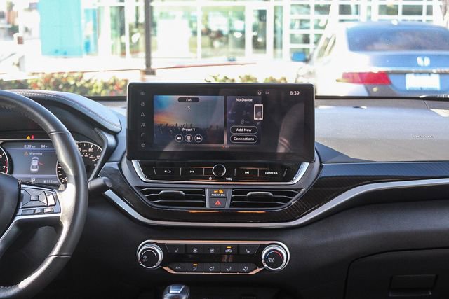 Used 2024 Nissan Altima 2.5 SR w/ SR Premium Package image 18