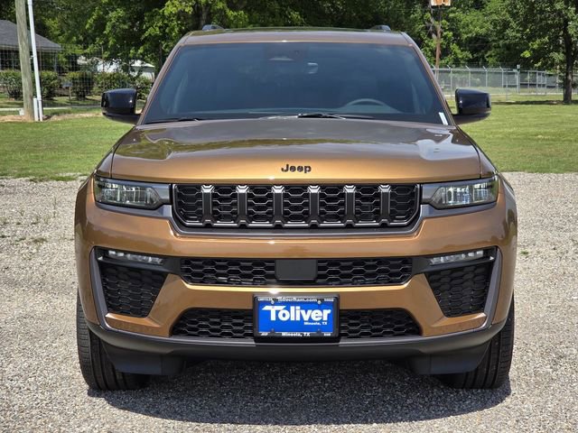 New 2026 Jeep Grand Cherokee L Limited w/ Limited Altitude Package AWD/4WD image 3