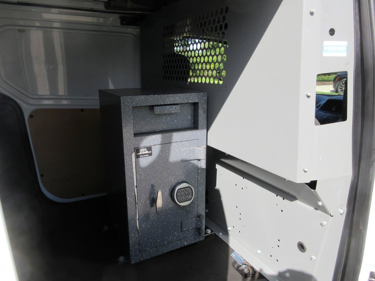 Used 2018 Ford Transit Connect XLT FWD image 19