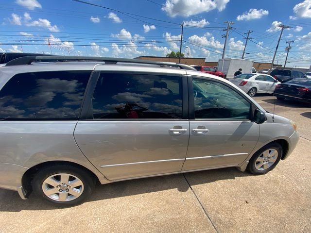 Used 2005 Toyota Sienna CE FWD image 3