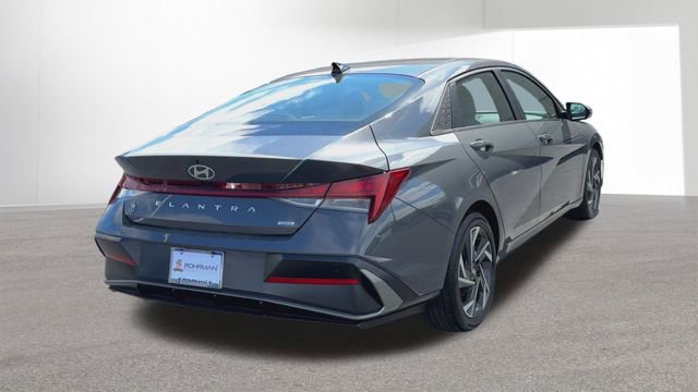 Used 2025 Hyundai Elantra Limited image 9