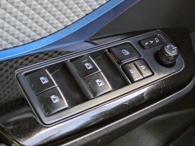 Used 2019 Toyota C-HR XLE FWD image 22