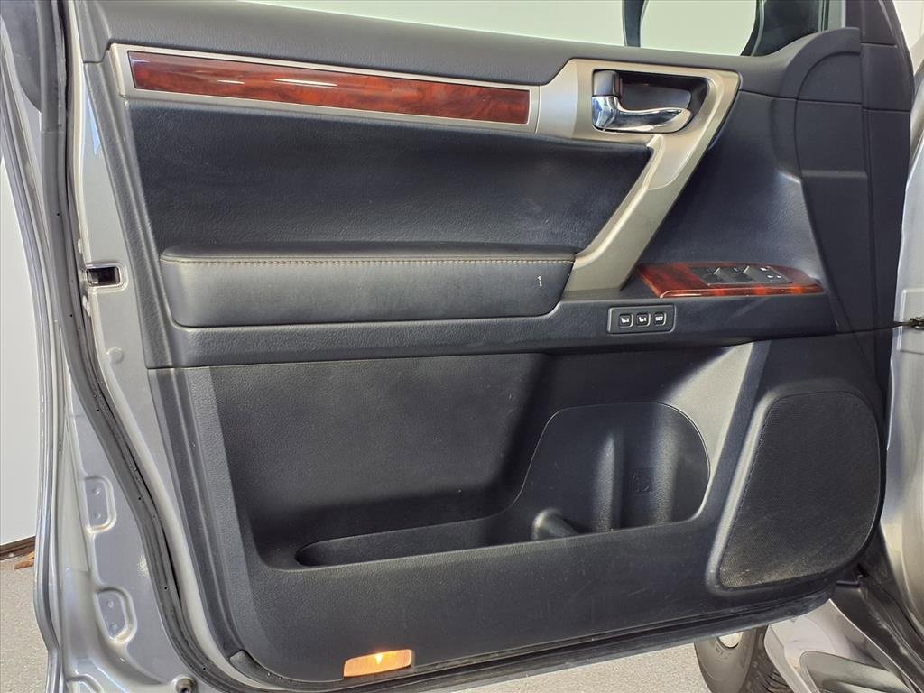 Used 2011 Lexus GX 460 Premium image 13