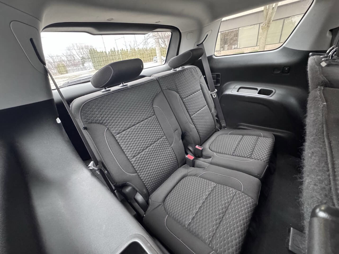 Used 2017 GMC Acadia SLE AWD/4WD image 20