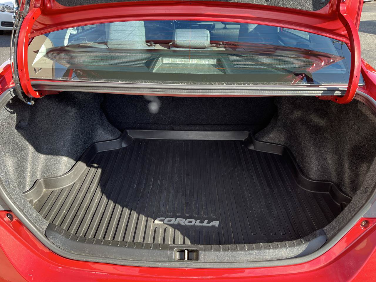 Used 2019 Toyota Corolla LE FWD image 7
