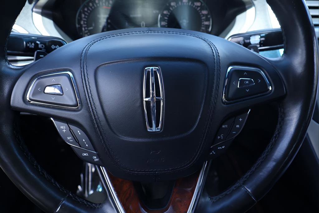 Used 2018 Lincoln MKZ Reserve w/ Technology Package FWD image 19